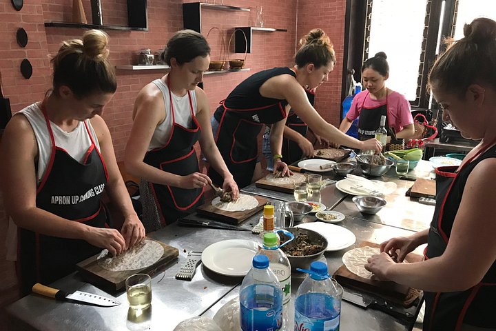 HA NOI COOKING CLASS — PREPARE 5 TRADITIONAL VIETNAMESE DISHES